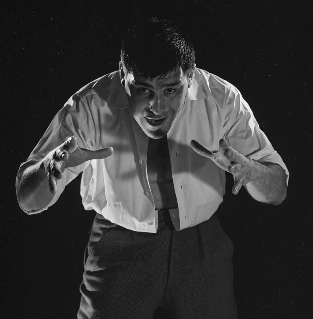 Porträt des Schauspielers Mario Adorf, fotografiert von Ingeborg Bock-Schroeder, aus dem Archiv der Sammlung Bock-Schroeder